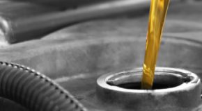 THREE TYPES OF ENGINE OILS AND WHEN TO USE THEM